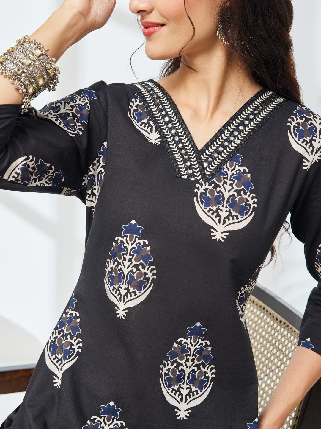 Janasya Black Straight Cotton Kurta & Bottom - Dista