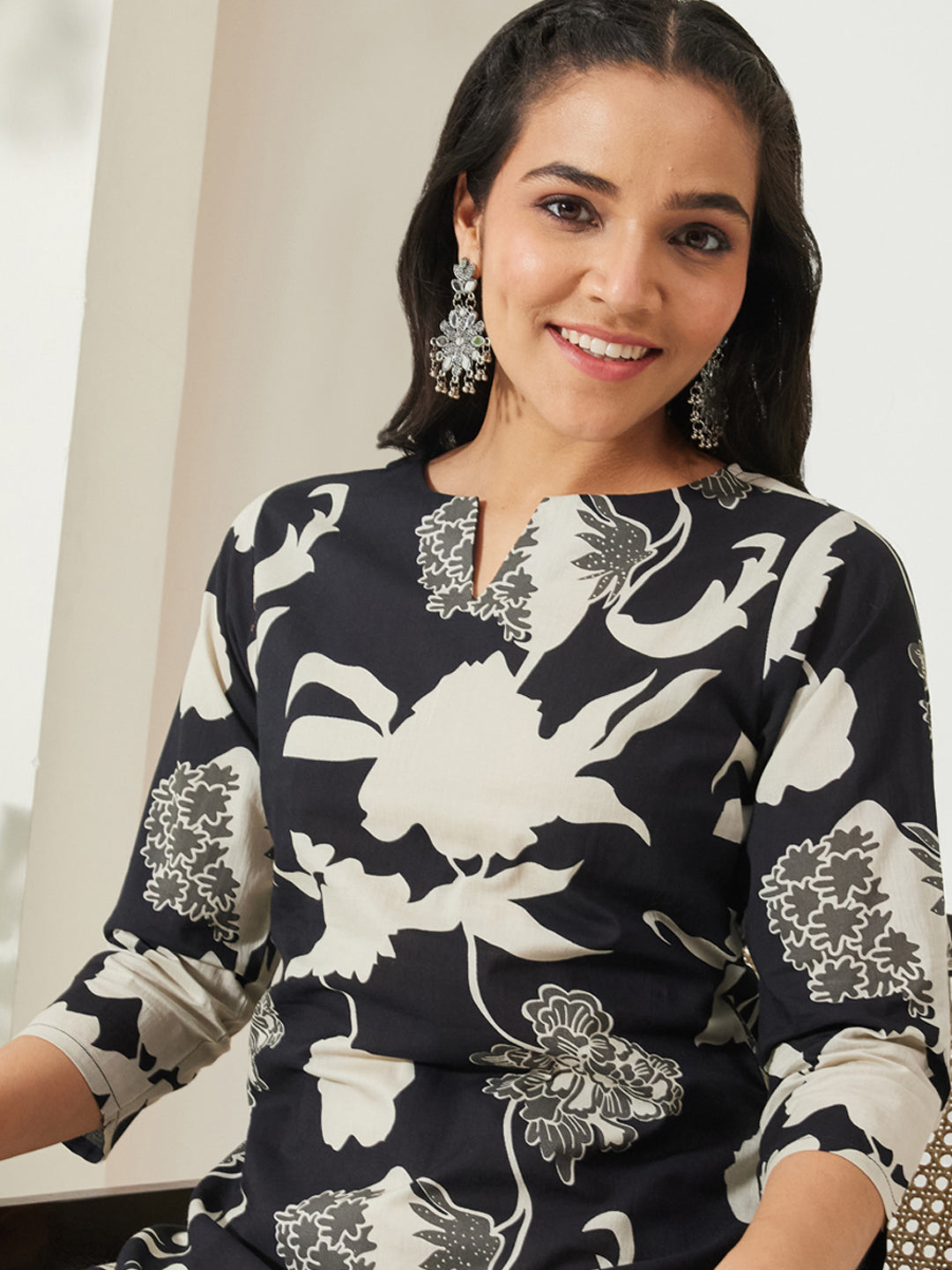 Janasya Black Straight Cotton Top - Dista