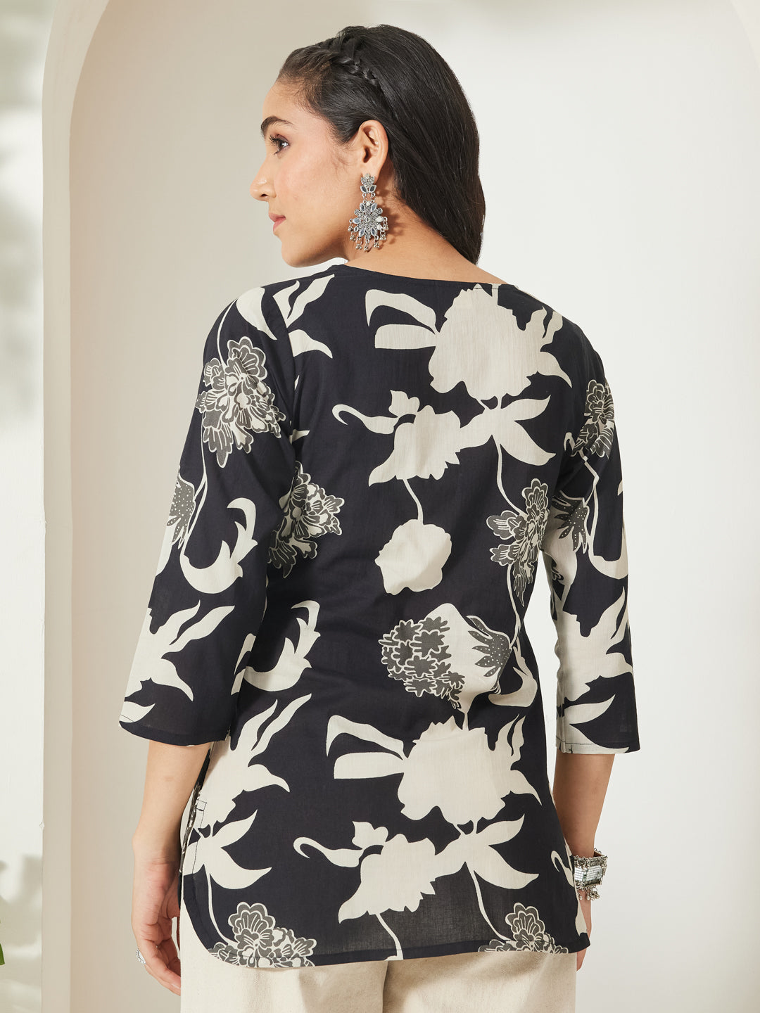 Janasya Black Straight Cotton Top - Dista