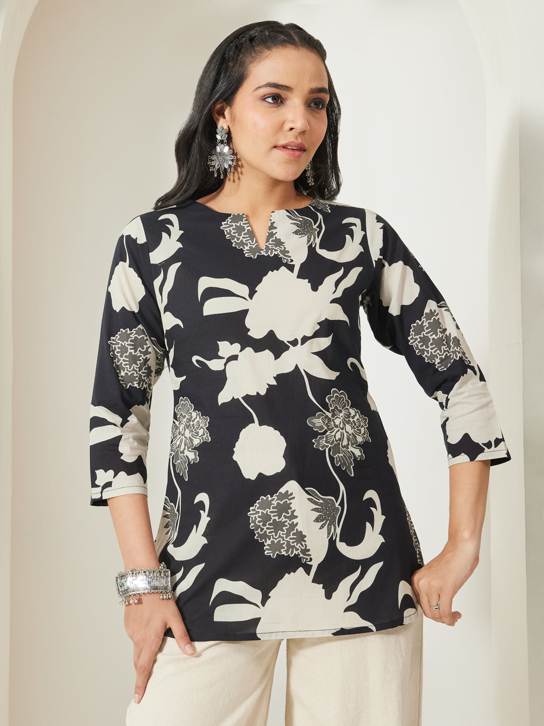Janasya Black Straight Cotton Top - Dista