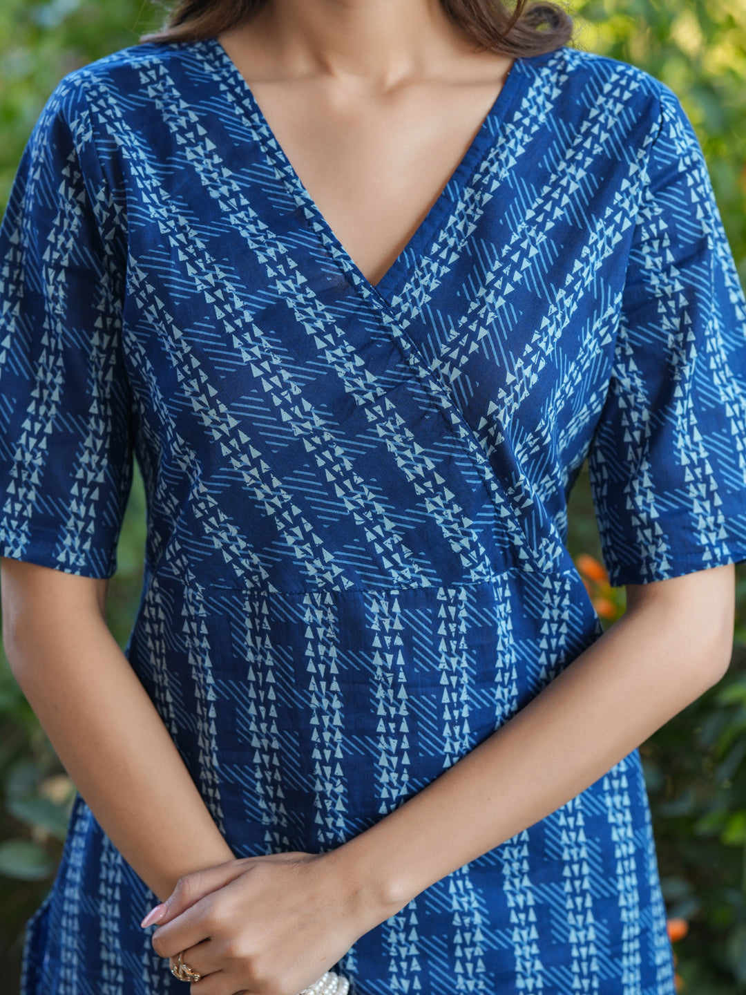 Janasya Dark Cotton Geometric Straight Kurta