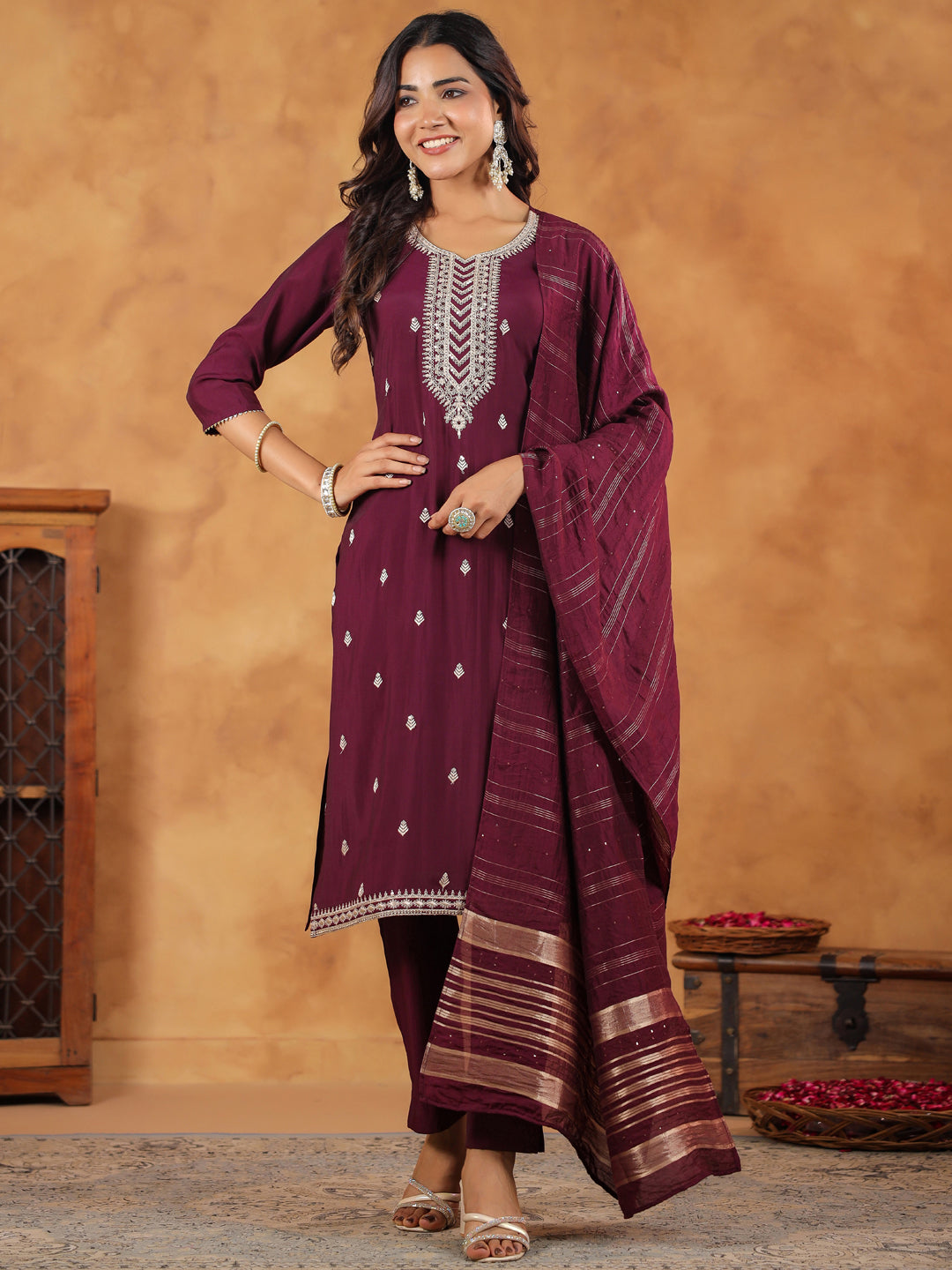 Janasya Dark Chanderi Embroidered Straight Kurta Set