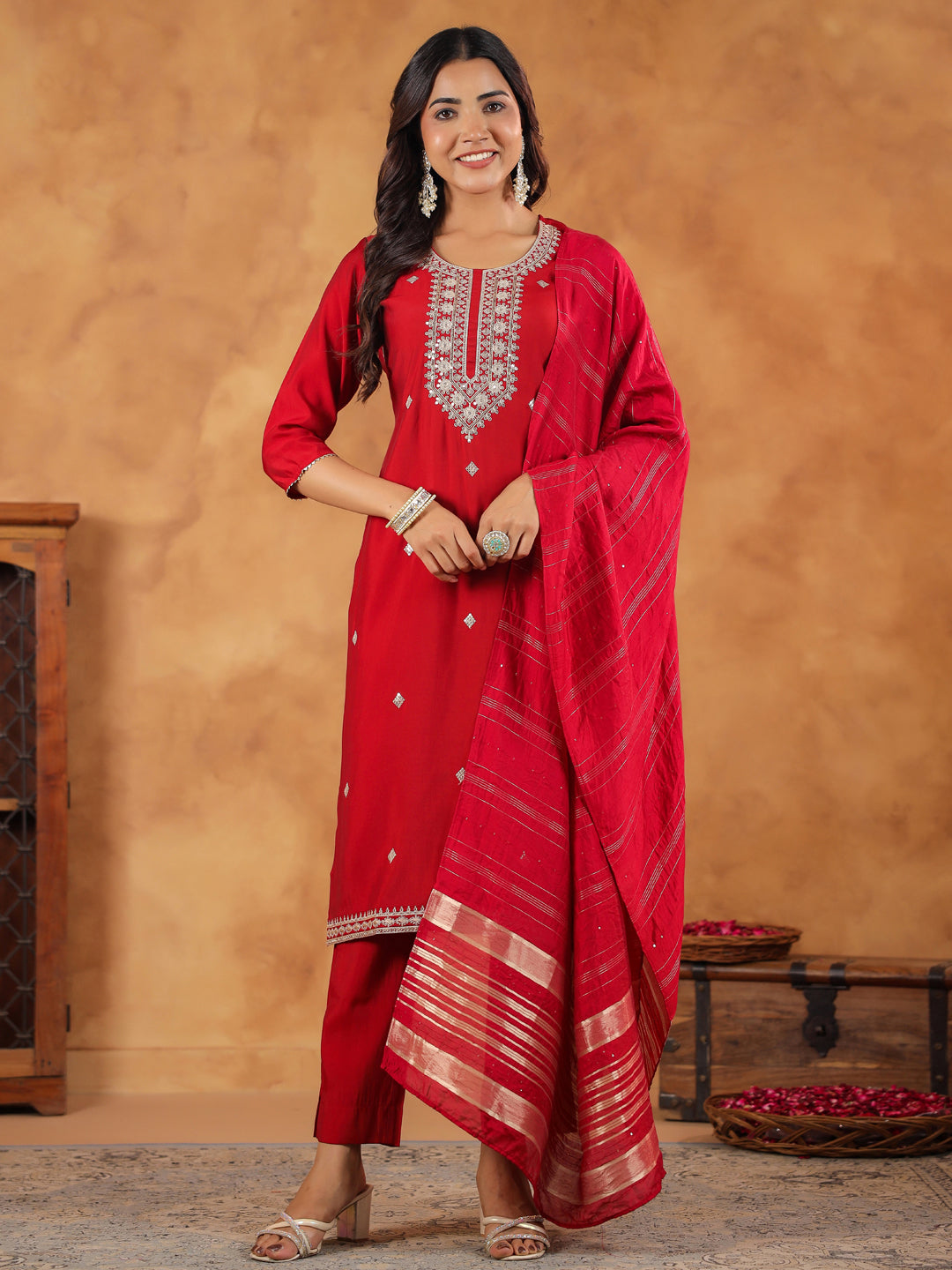 Janasya Dark Chanderi Embroidered Straight Kurta Set