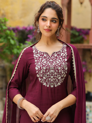 Janasya Dark Chanderi Yoke Embroidery Straight Kurta Set