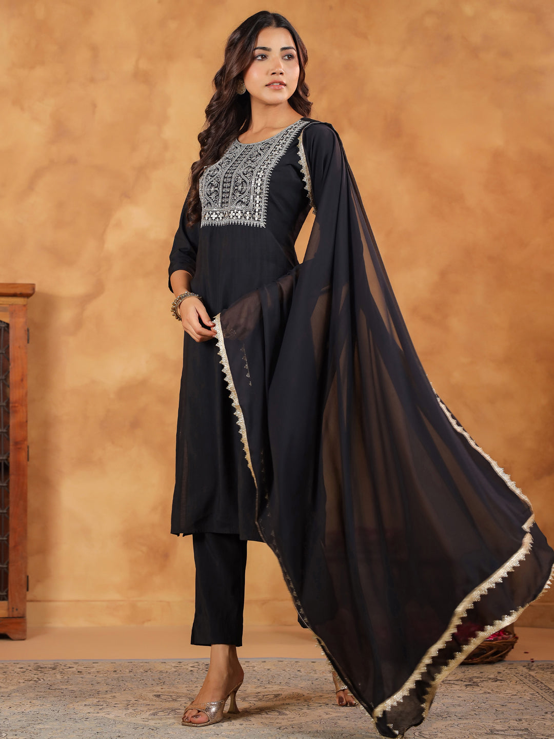 Janasya Dark Chanderi Embroidered Straight Kurta Set