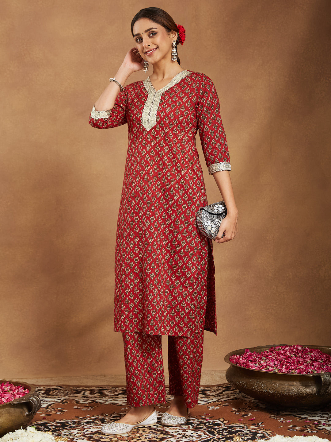 Janasya Dark Cotton Floral Straight Kurta Set