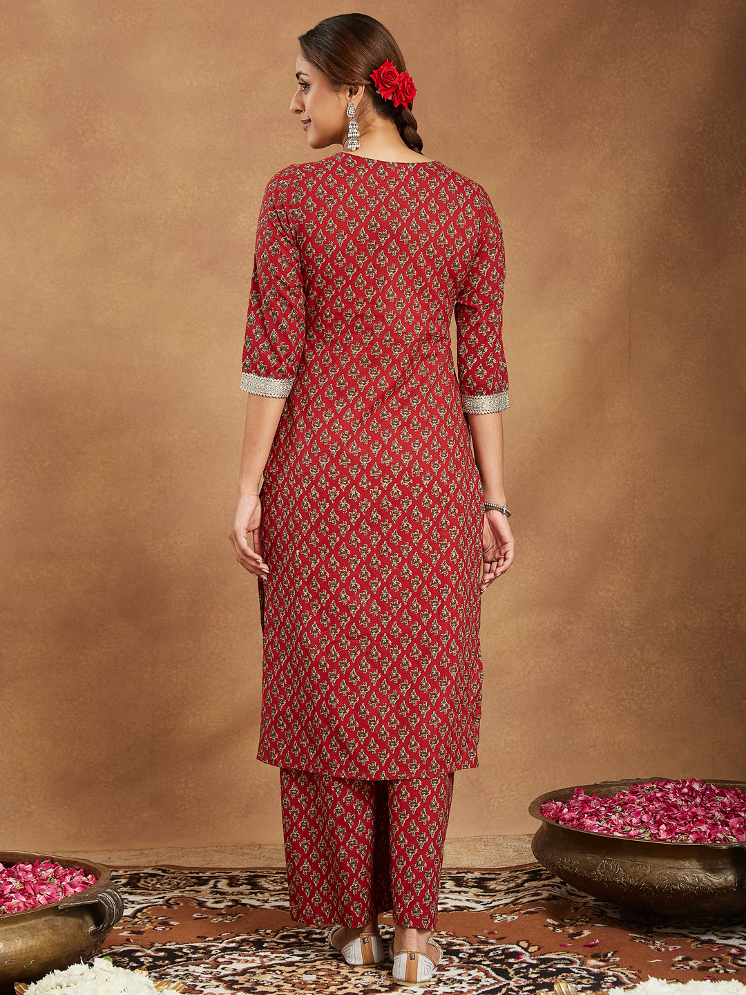 Janasya Dark Cotton Floral Straight Kurta Set
