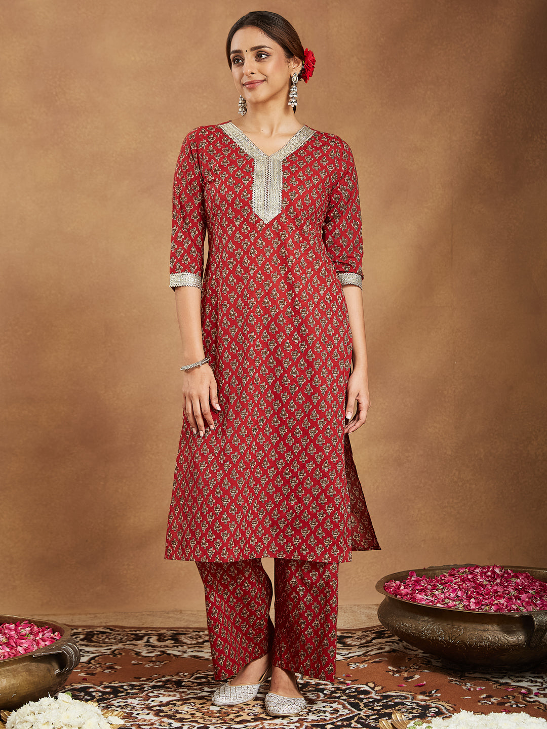 Janasya Dark Cotton Floral Straight Kurta Set