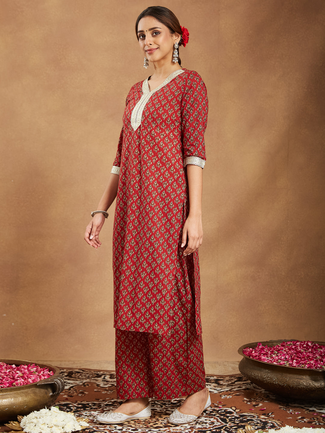 Janasya Dark Cotton Floral Straight Kurta Set