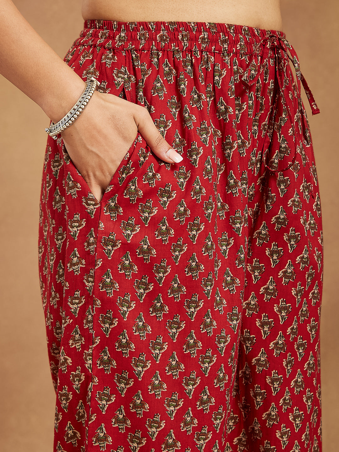 Janasya Dark Cotton Floral Straight Kurta Set