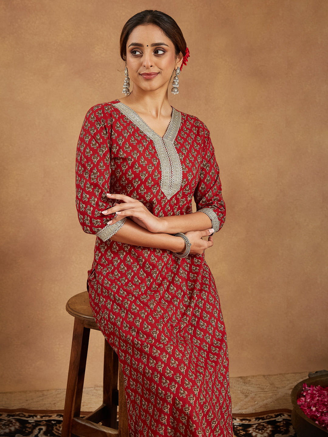 Janasya Dark Cotton Floral Straight Kurta Set