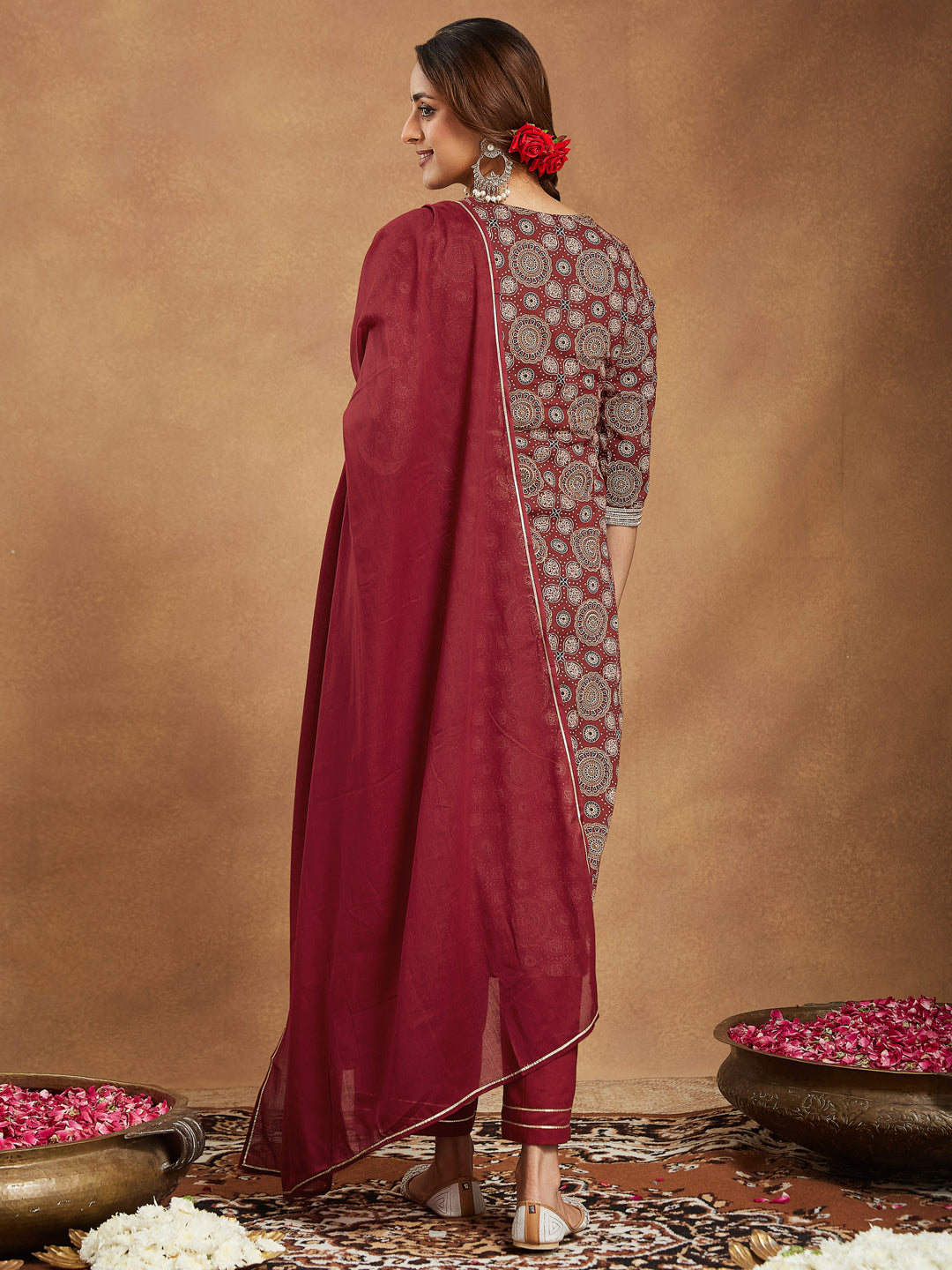 Janasya Dark Cotton Ethnic Motifs Straight Kurta Set