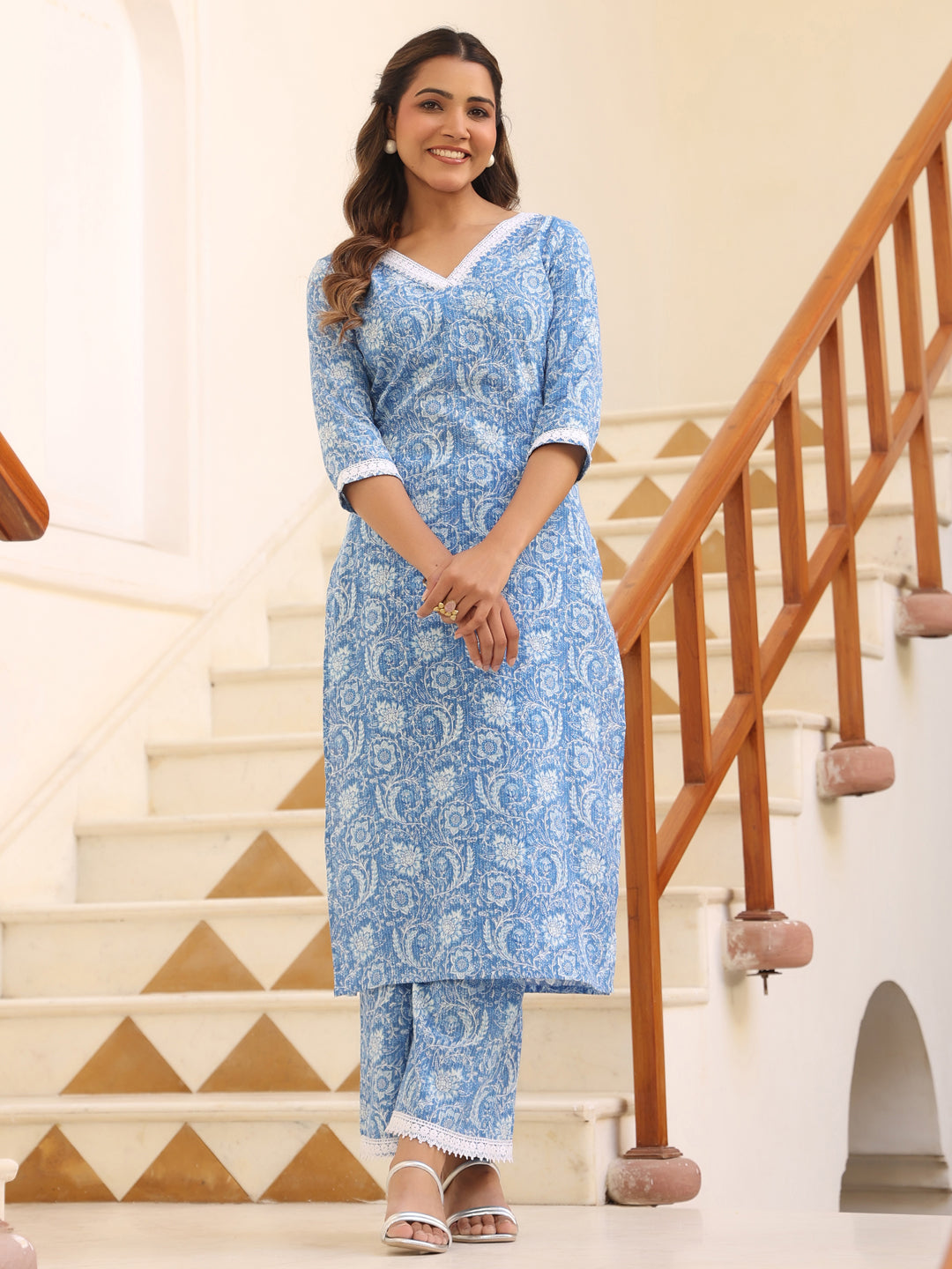 Janasya Bright Cotton Kalamkari Straight Kurta Set