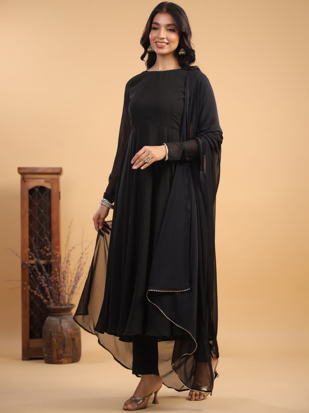 Janasya Dark Georgette Solid Anarkali Kurta Set