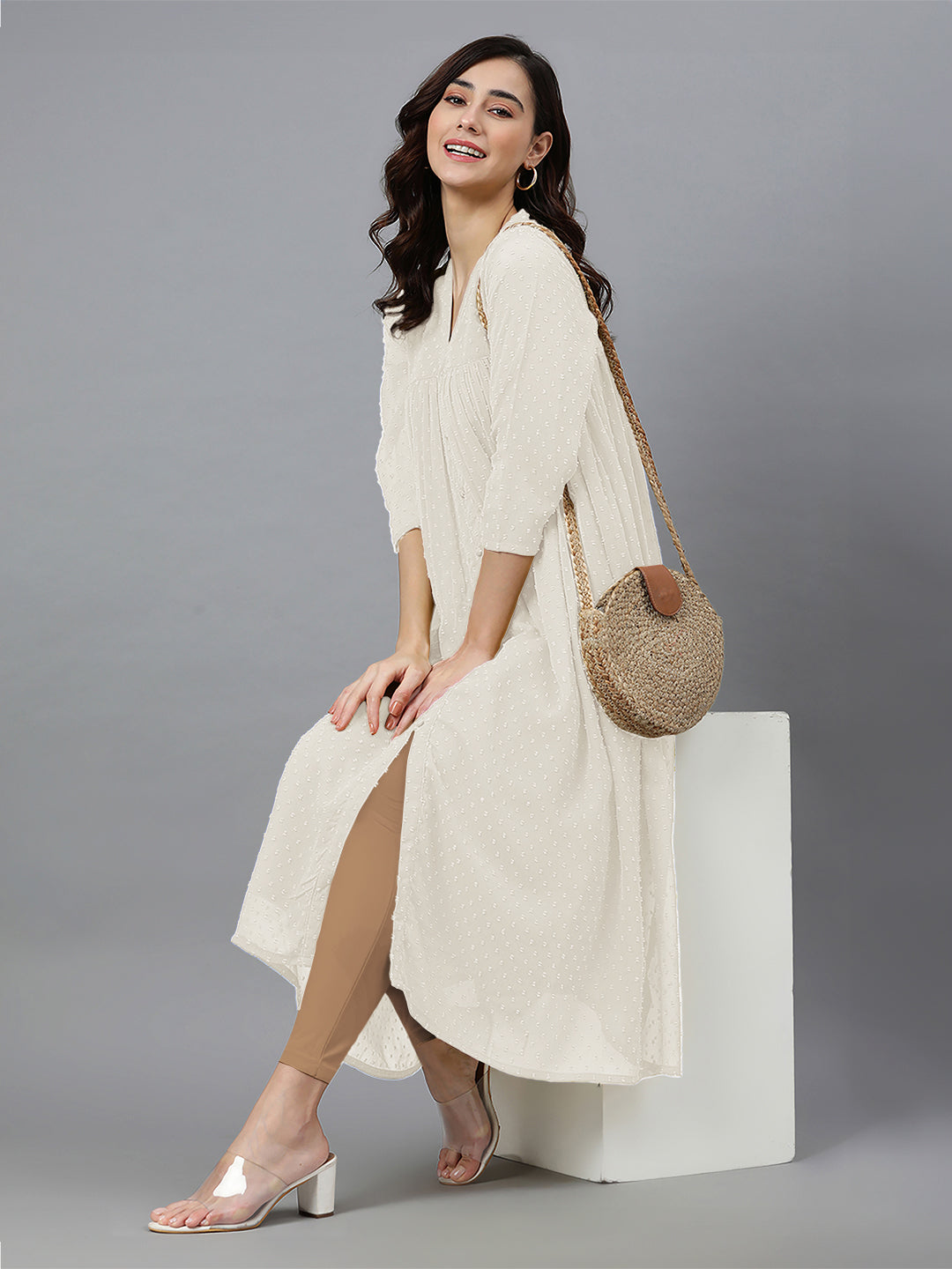 Janasya Light Dobby Chiffon Self Design Flared Kurta