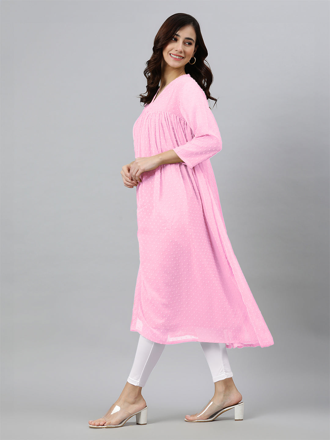 Janasya Light Dobby Chiffon Self Design Flared Kurta