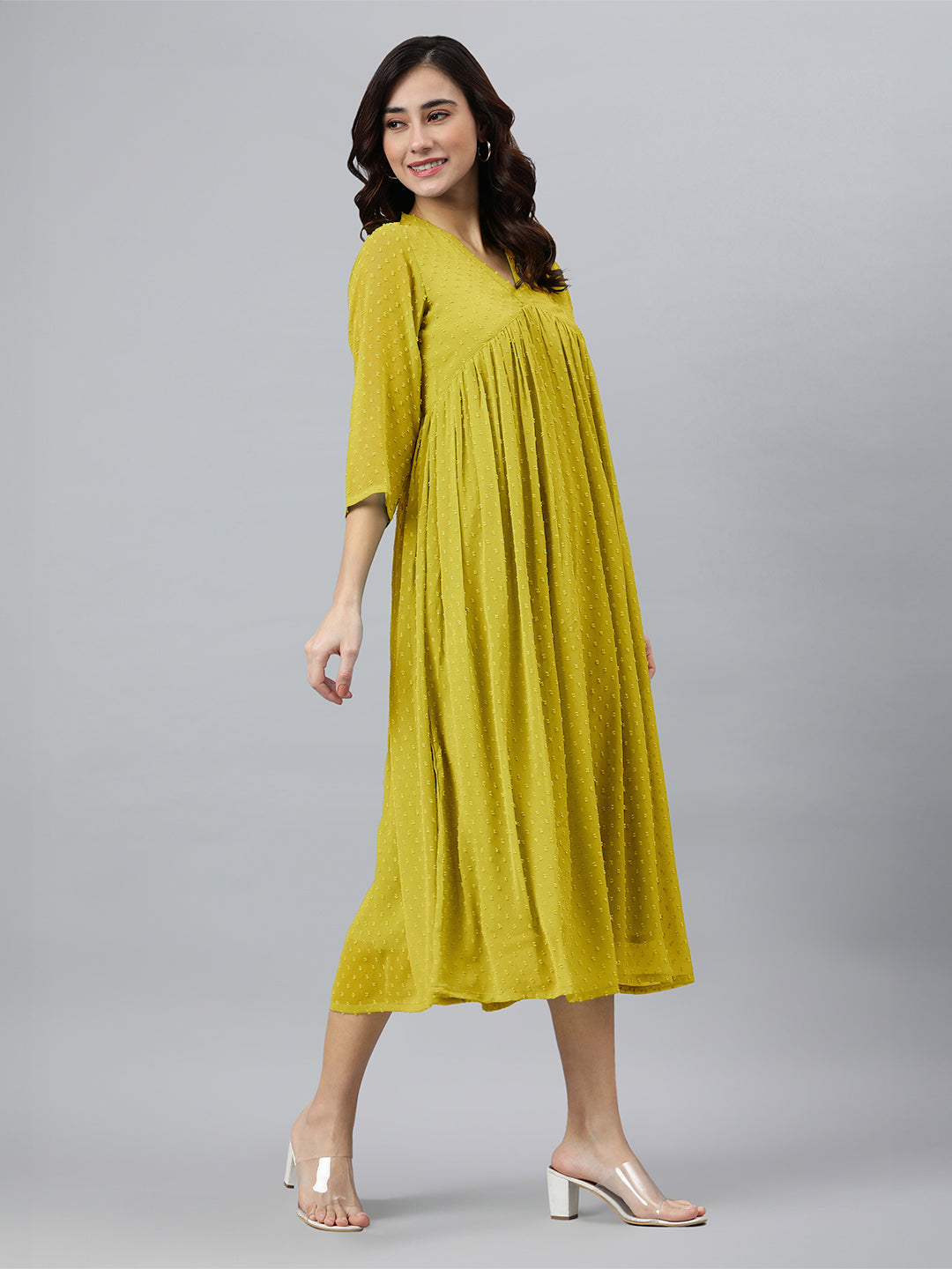 Janasya Bright Dobby Chiffon Self Design Flared Kurta