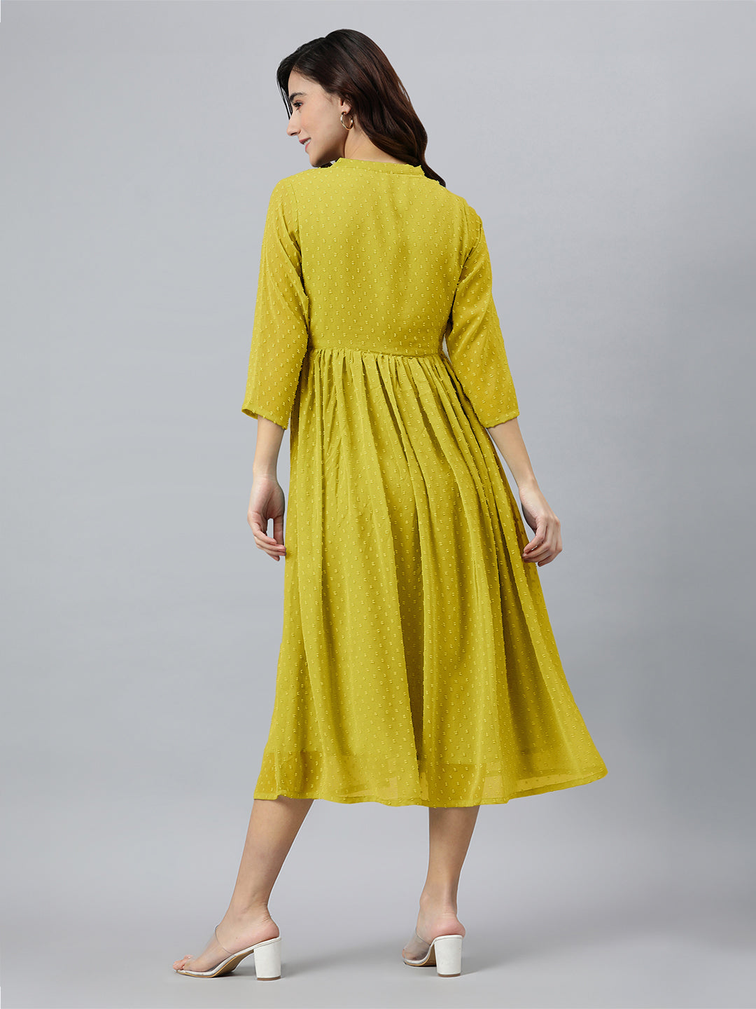 Janasya Bright Dobby Chiffon Self Design Flared Kurta