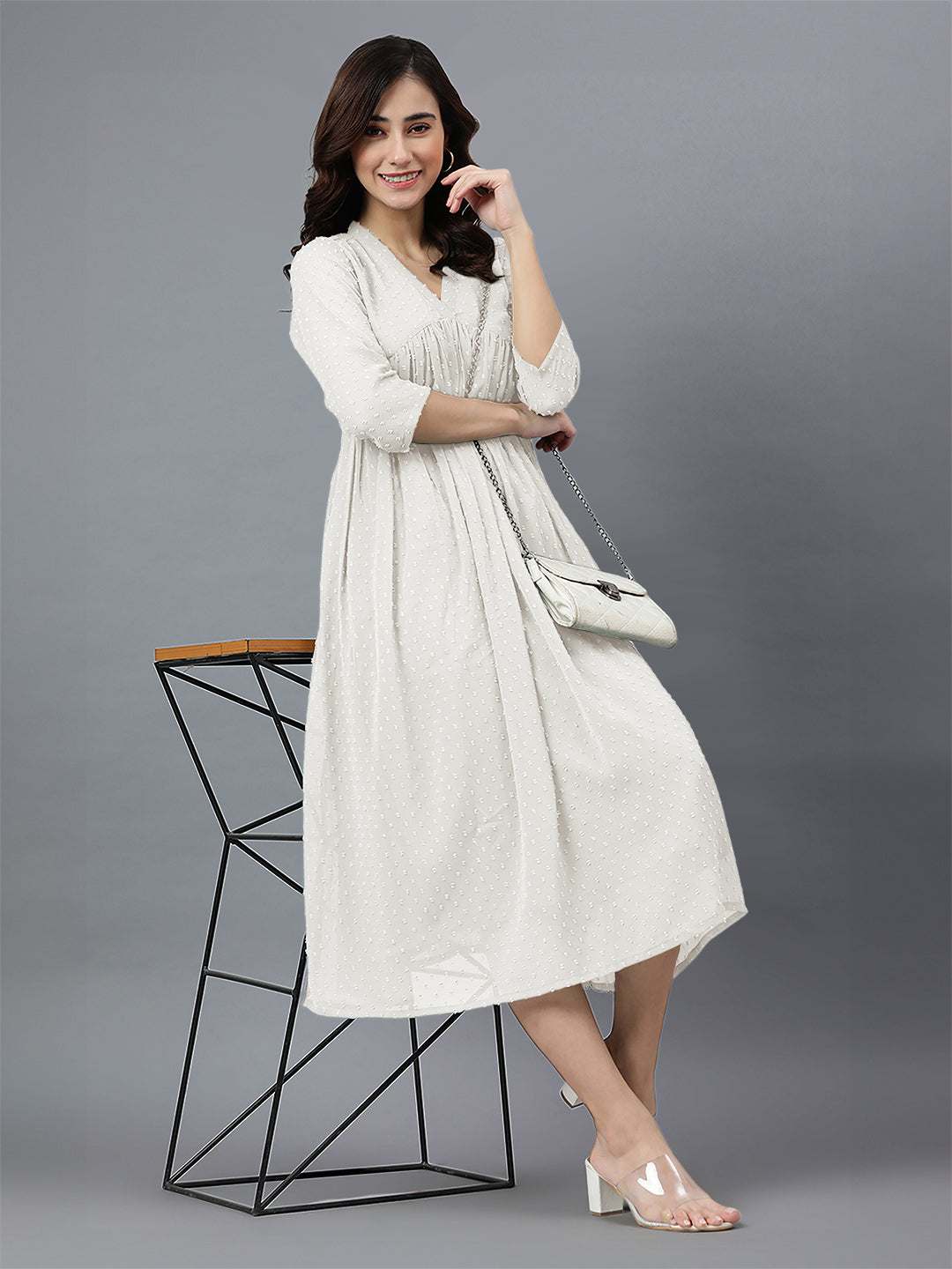 Janasya Bright Dobby Chiffon Self Design Flared Kurta