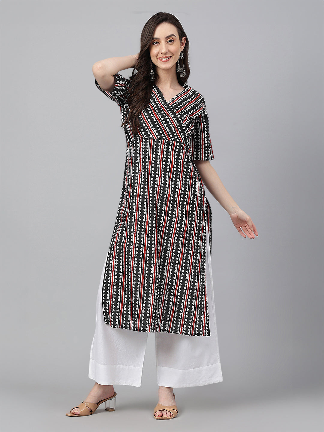 Janasya Dark Cotton Geometric Straight Kurta - Distacart