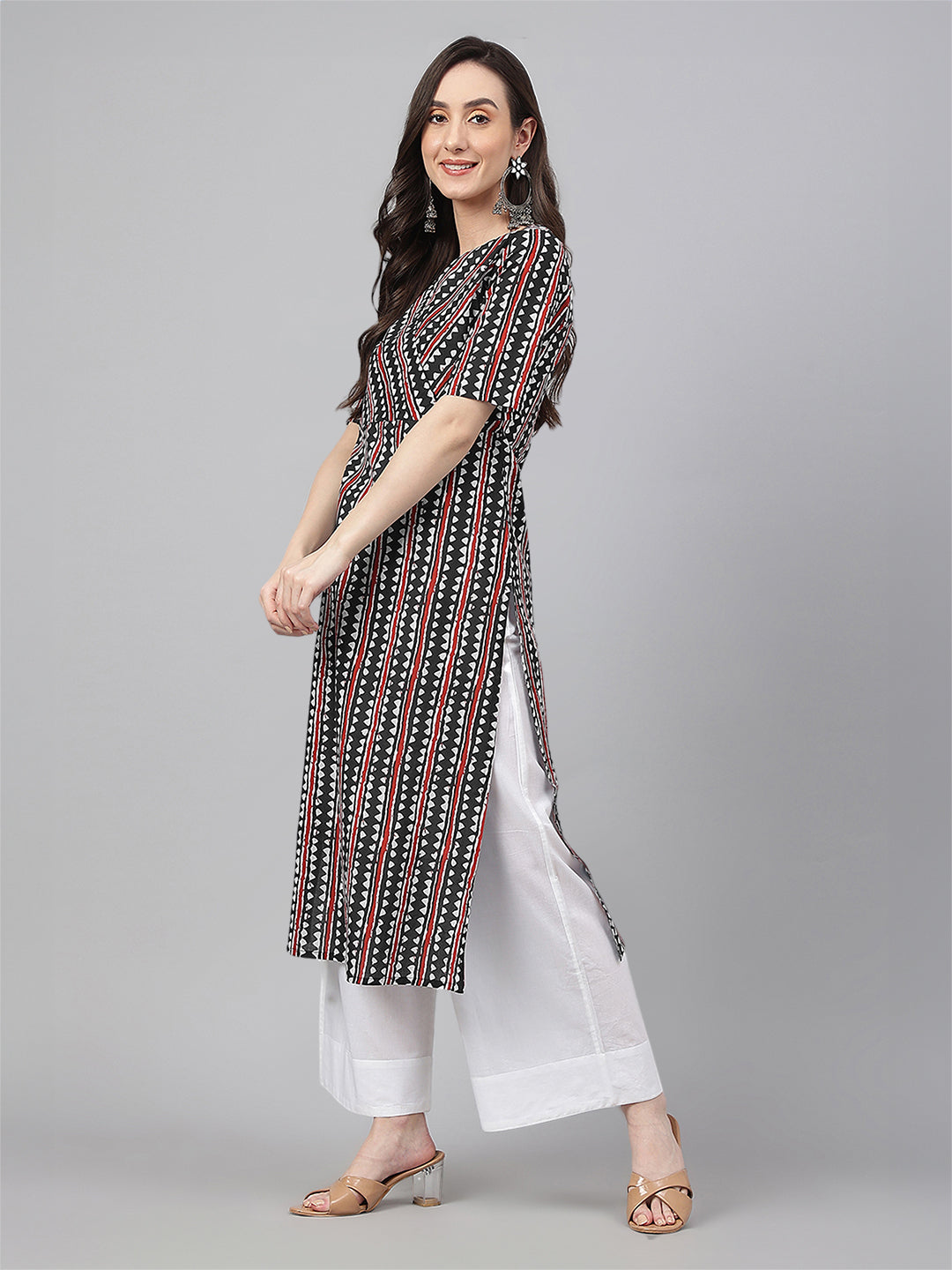 Janasya Dark Cotton Geometric Straight Kurta - Distacart