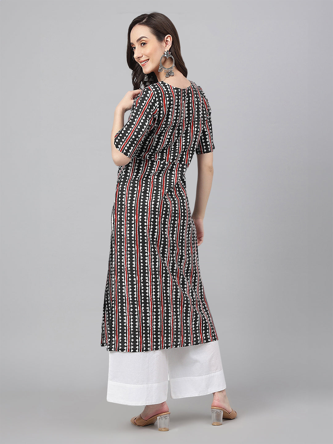 Janasya Dark Cotton Geometric Straight Kurta - Distacart
