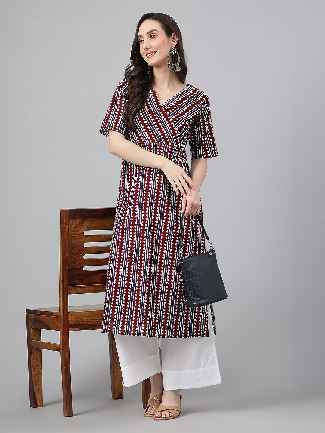 Janasya Dark Cotton Geometric Straight Kurta