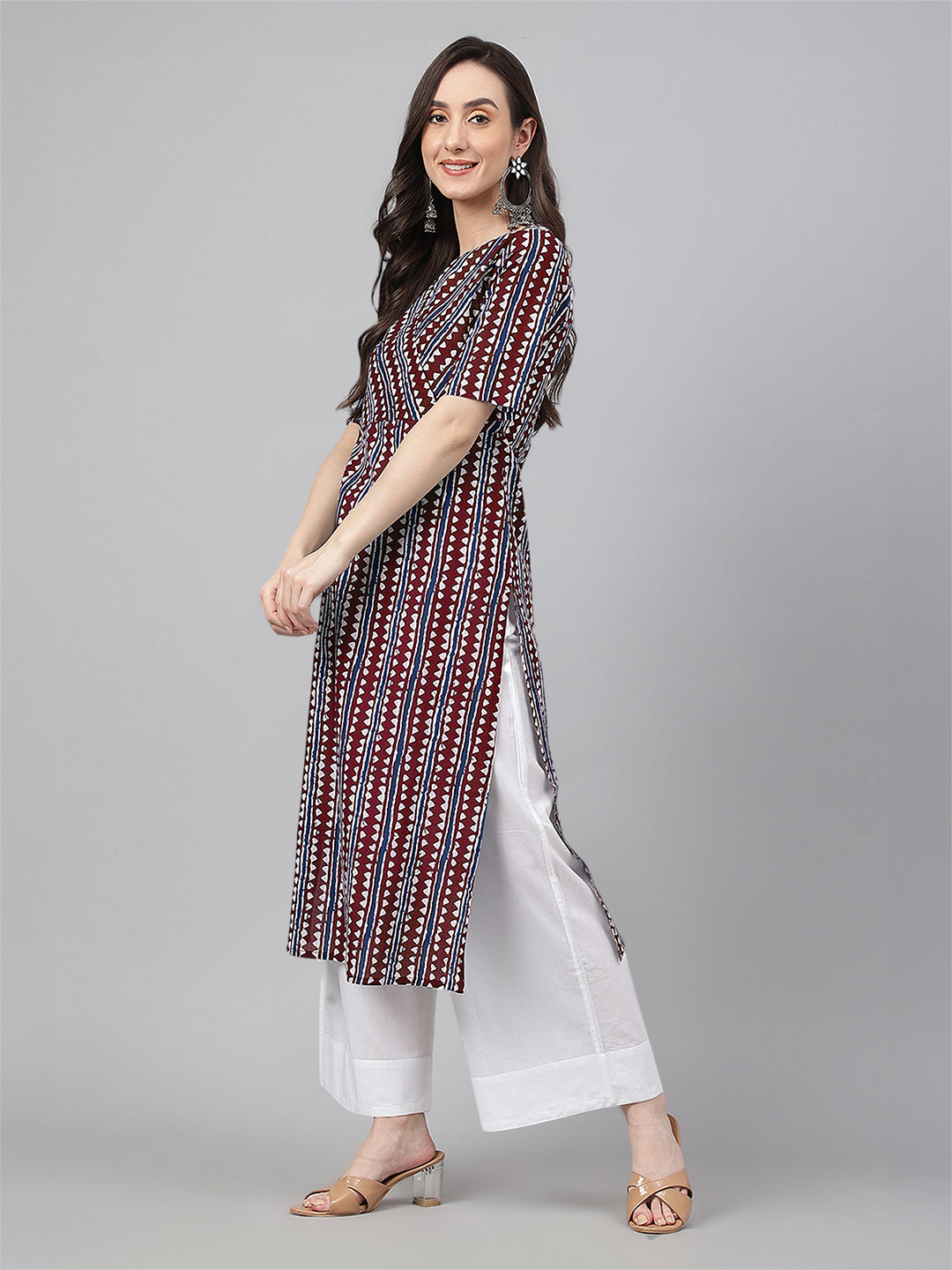 Janasya Dark Cotton Geometric Straight Kurta