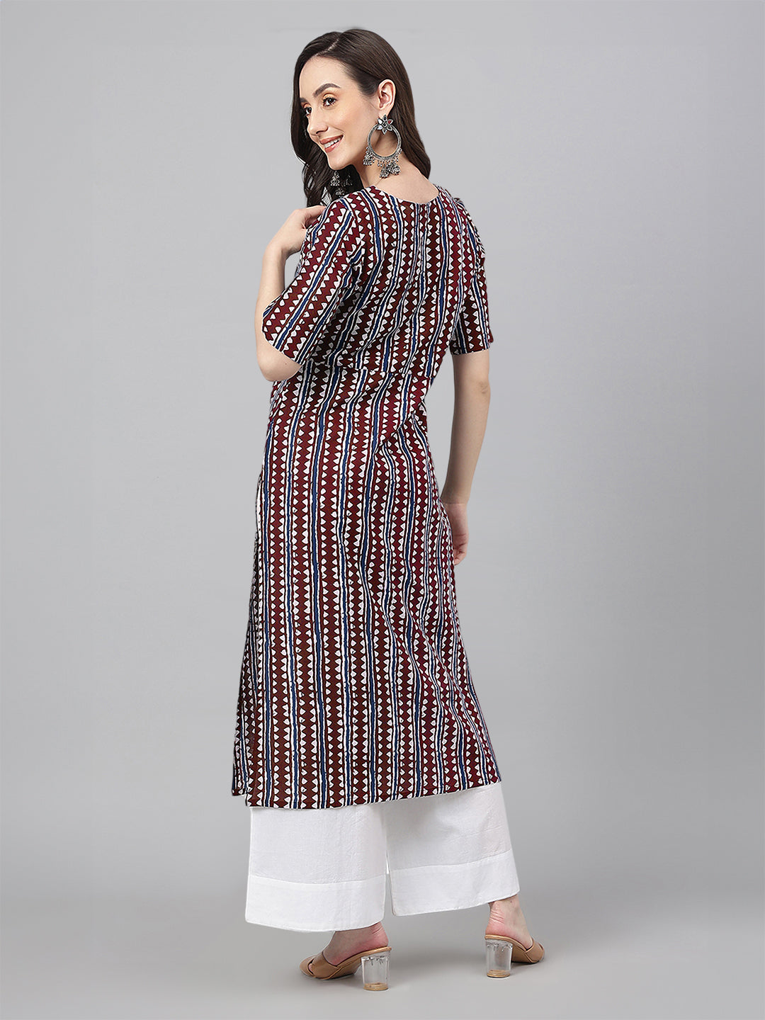 Janasya Dark Cotton Geometric Straight Kurta