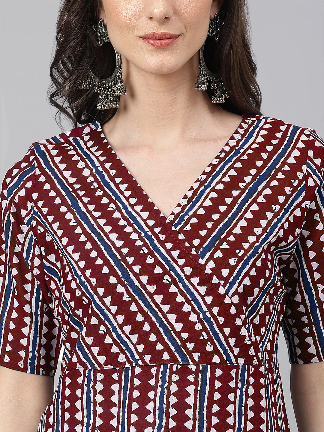 Janasya Dark Cotton Geometric Straight Kurta