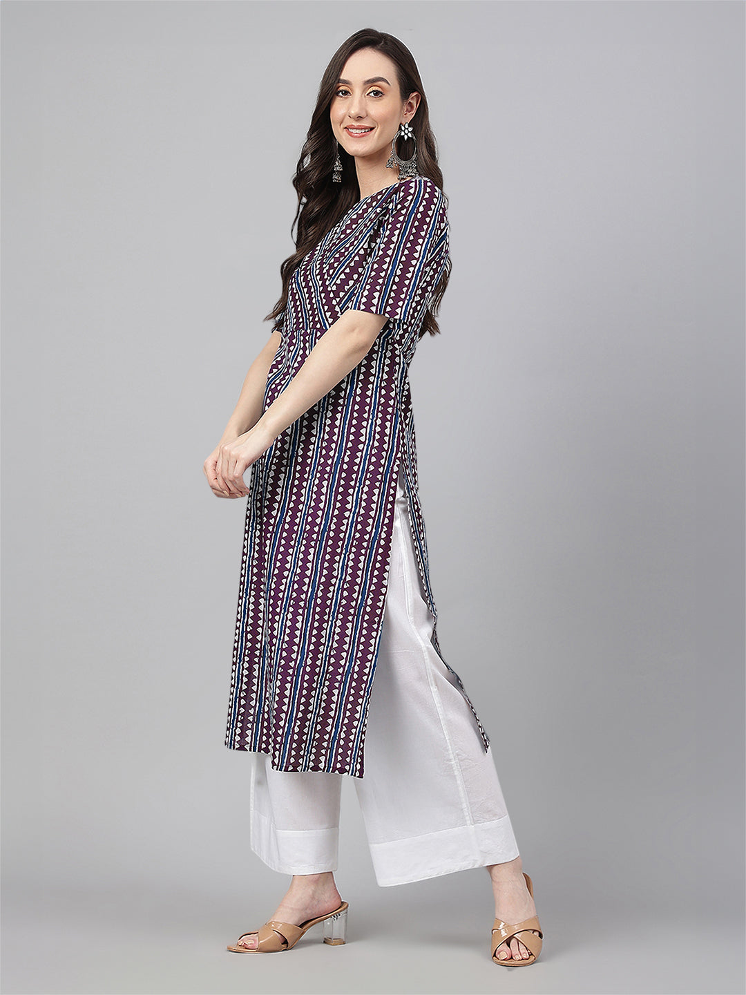 Janasya Dark Cotton Geometric Straight Kurta