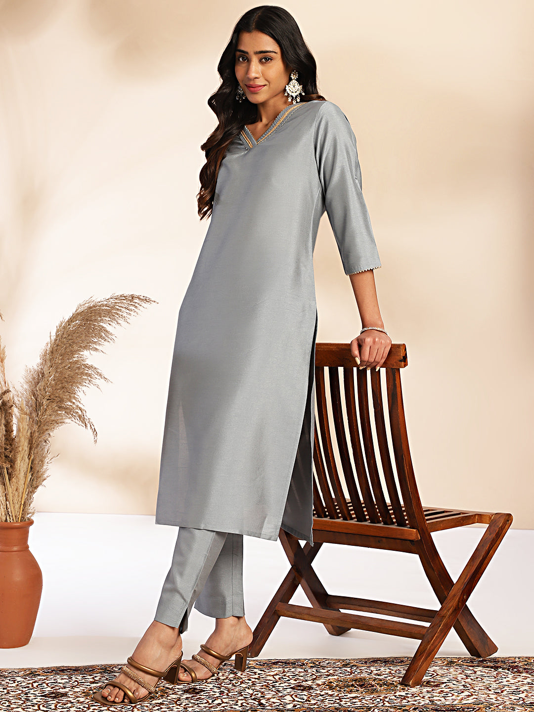 Janasya Grey Crepe Silk Solid Regular Kurta Set