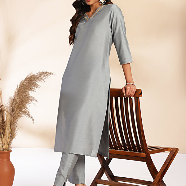 Janasya Grey Crepe Silk Solid Regular Kurta Set