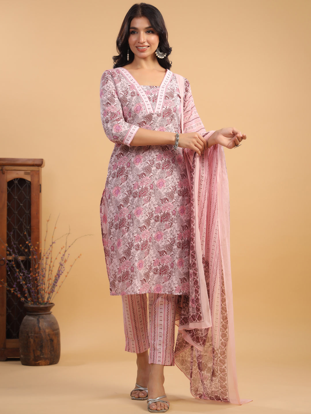 Janasya Light Cotton Floral Straight Kurta Set