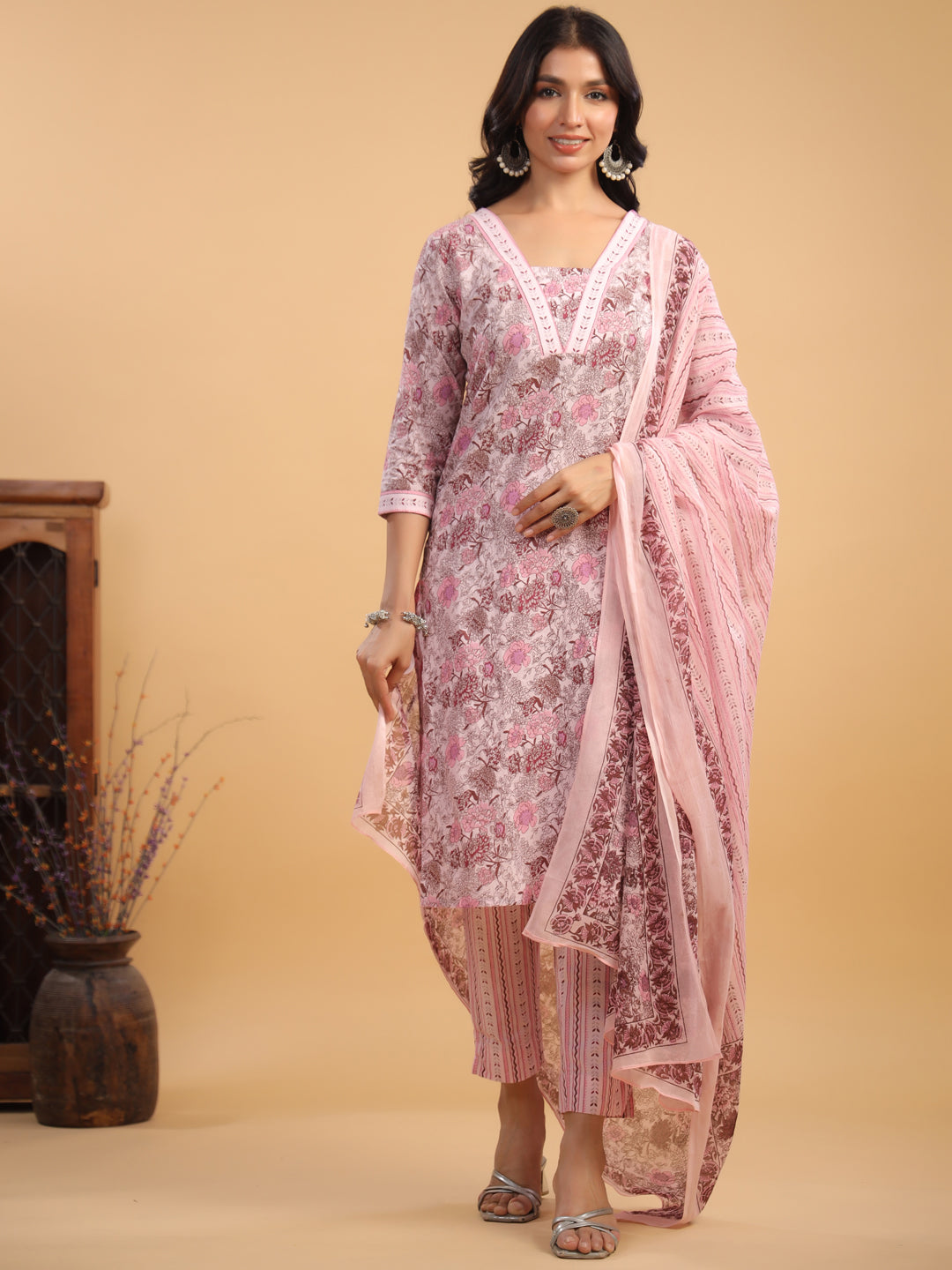 Janasya Light Cotton Floral Straight Kurta Set