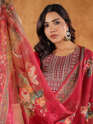 Janasya Dark Chanderi Yoke Embroidery Straight Kurta Set