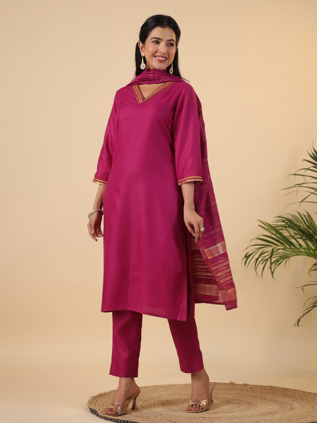 Janasya Dark Cotton Blend Solid Straight Kurta Set
