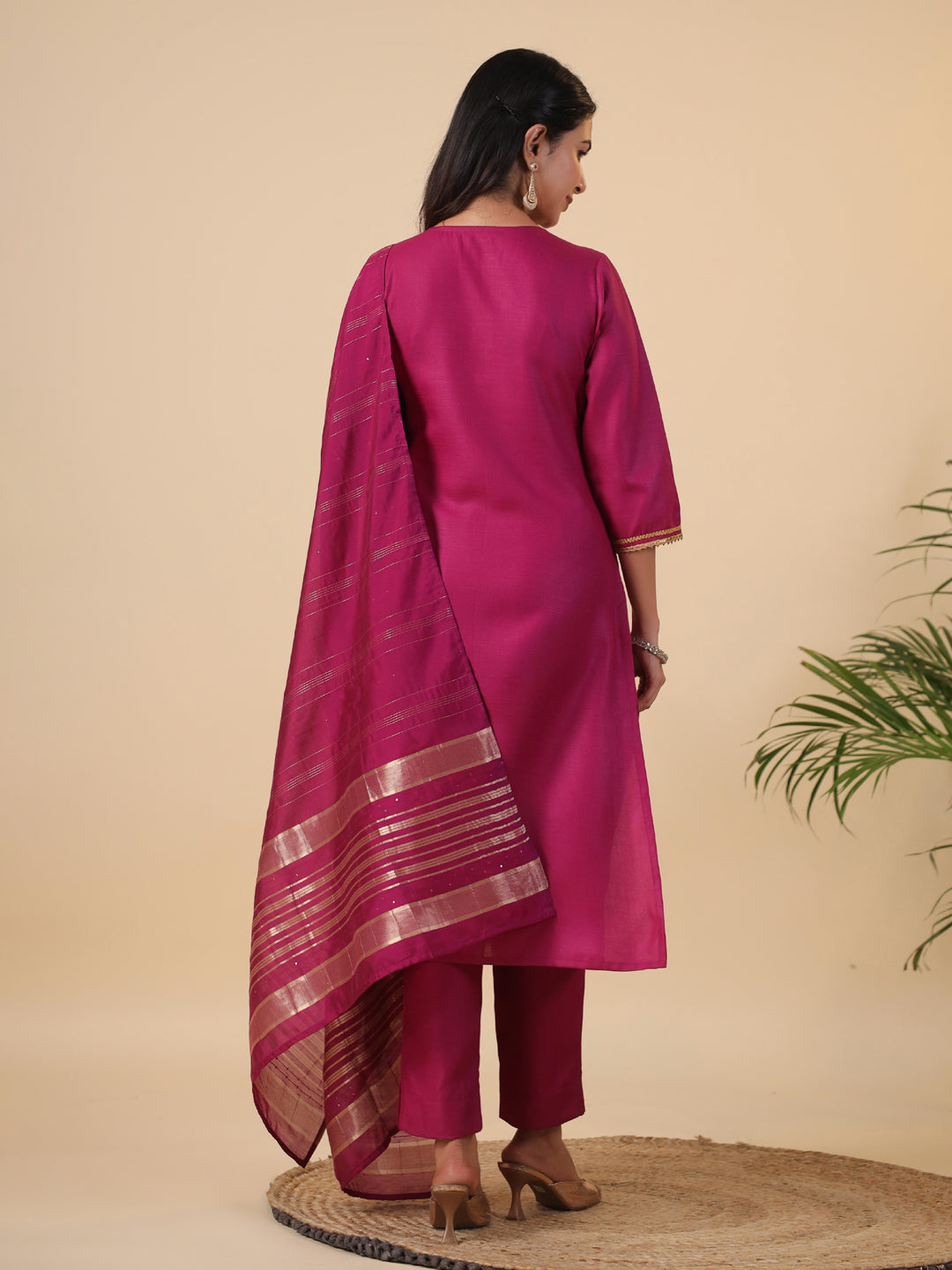 Janasya Dark Cotton Blend Solid Straight Kurta Set