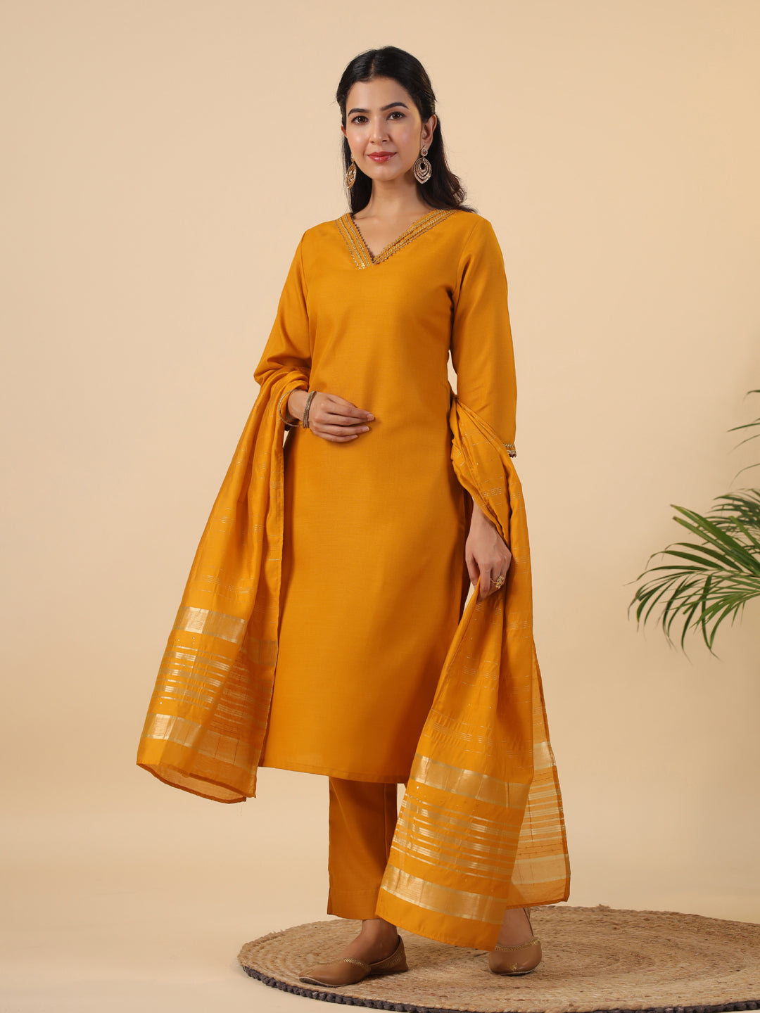 Janasya Bright Cotton Blend Solid Straight Kurta Set