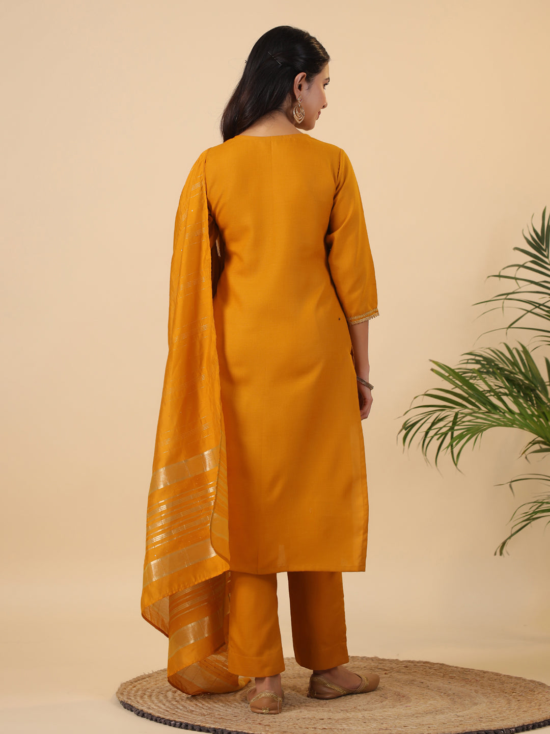 Janasya Bright Cotton Blend Solid Straight Kurta Set