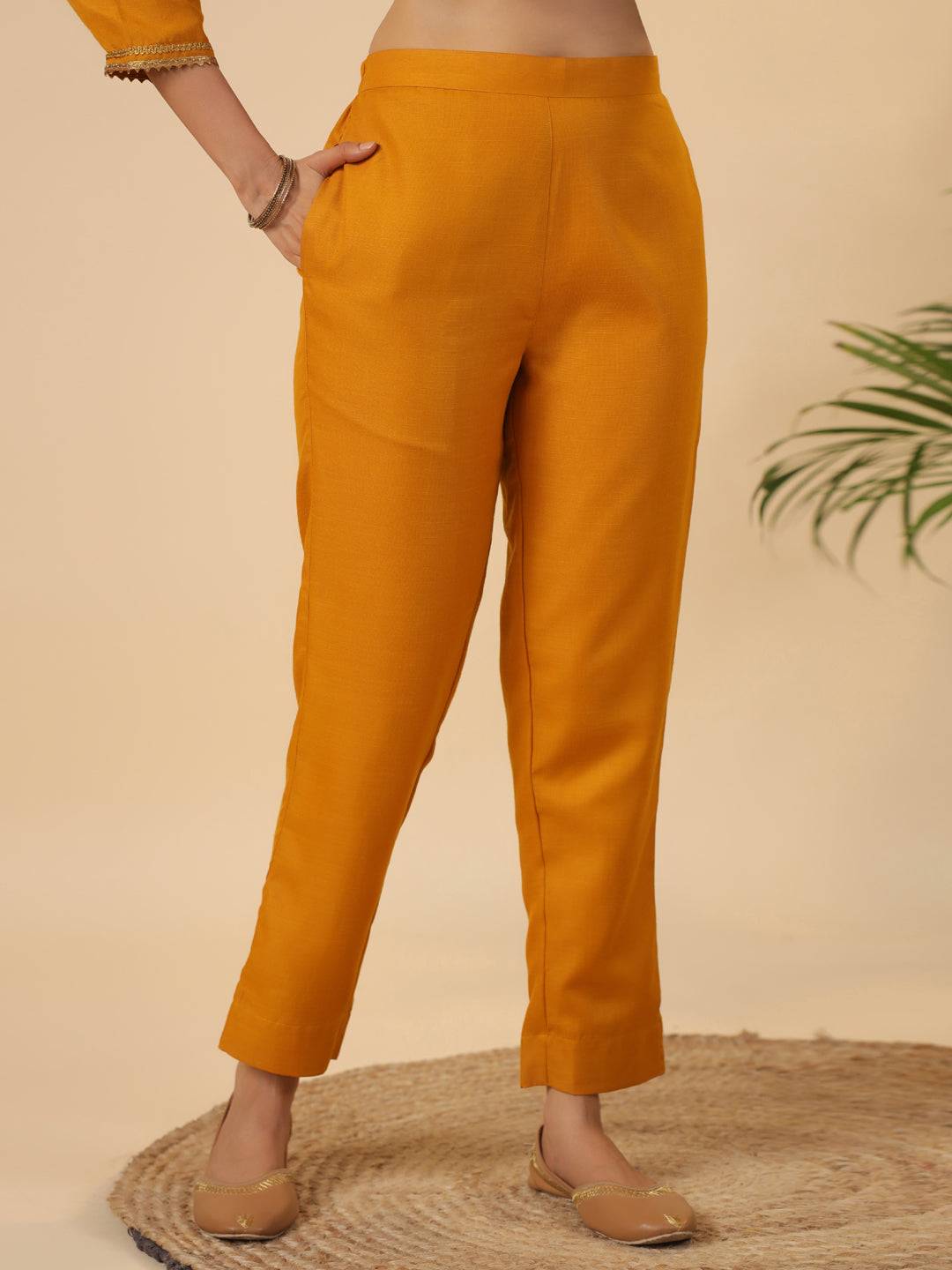 Janasya Bright Cotton Blend Solid Straight Kurta Set
