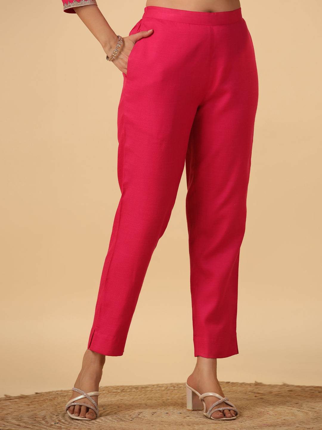 Janasya Bright Cotton Blend Solid Straight Kurta Set