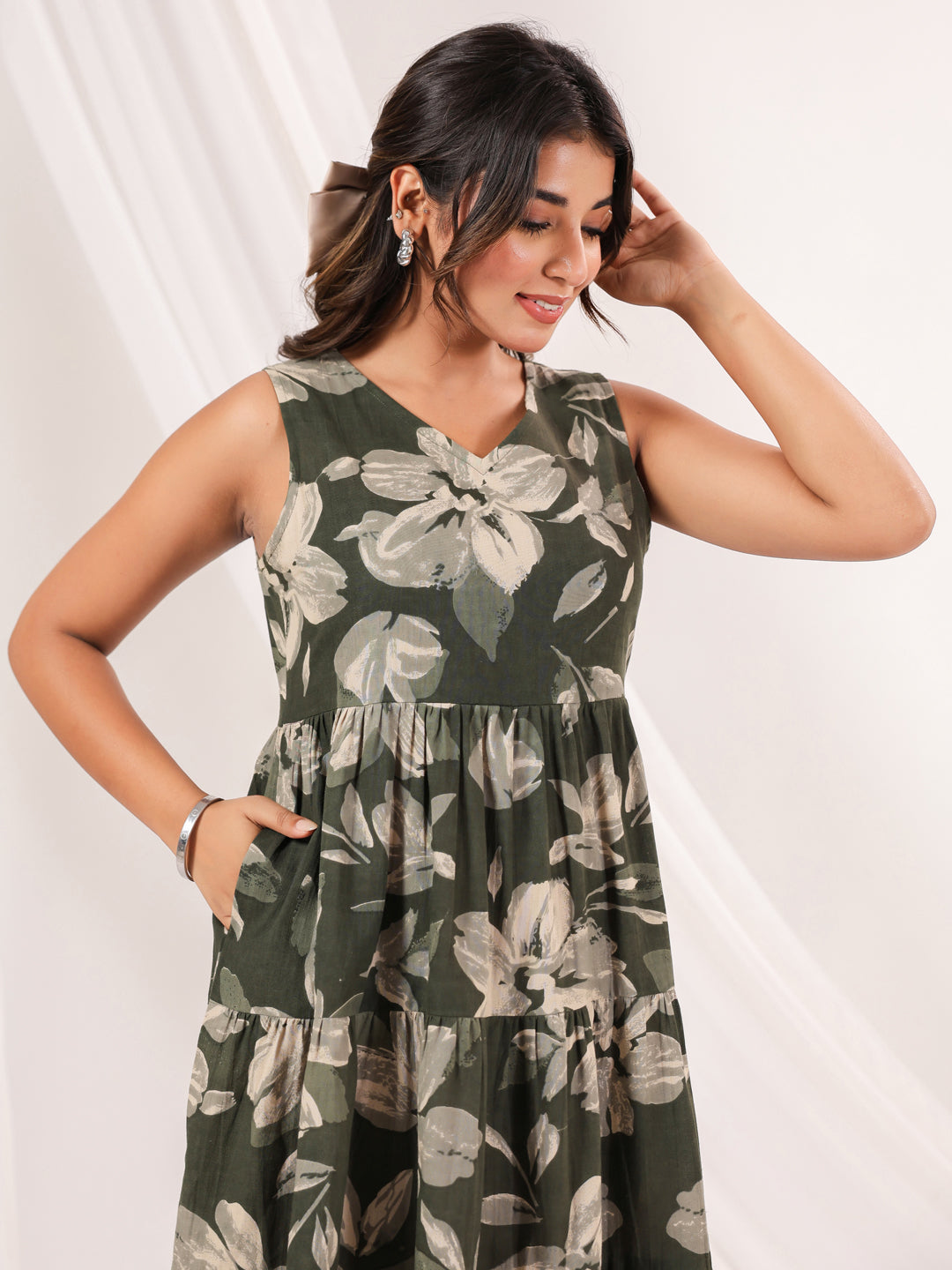 Janasya Dark Cotton Floral Tiered Dress