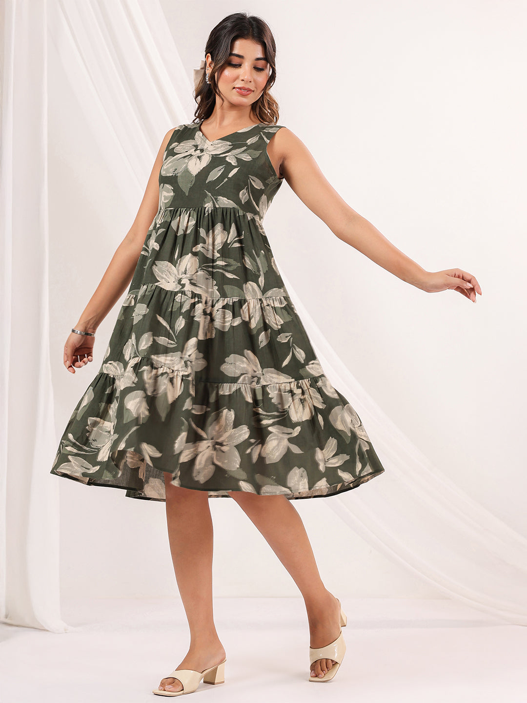 Janasya Dark Cotton Floral Tiered Dress