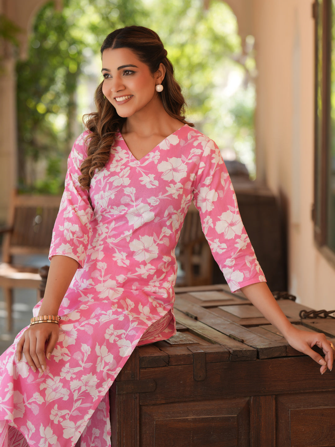 Janasya Light Cotton Floral Straight Kurta Set