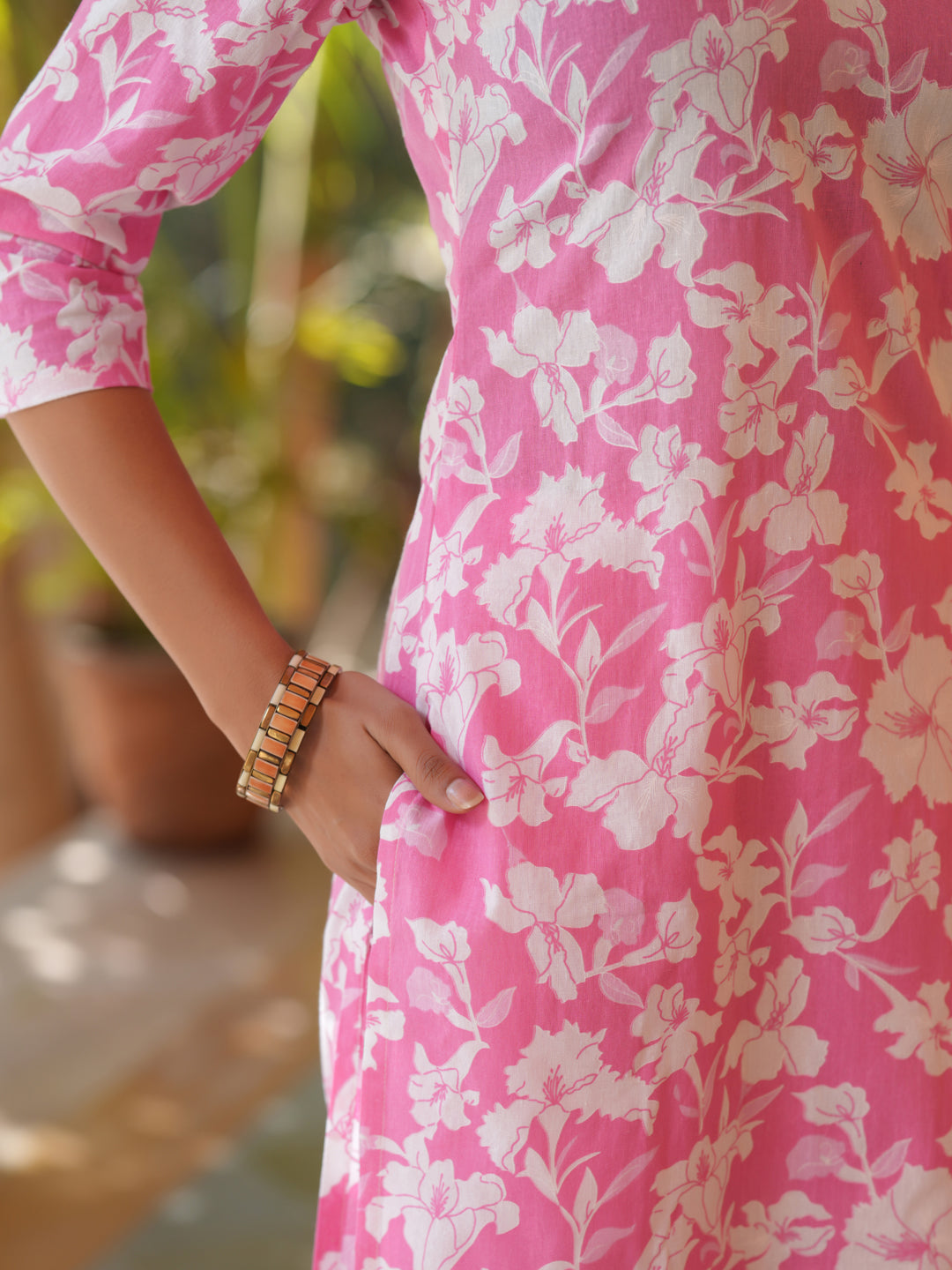 Janasya Light Cotton Floral Straight Kurta Set