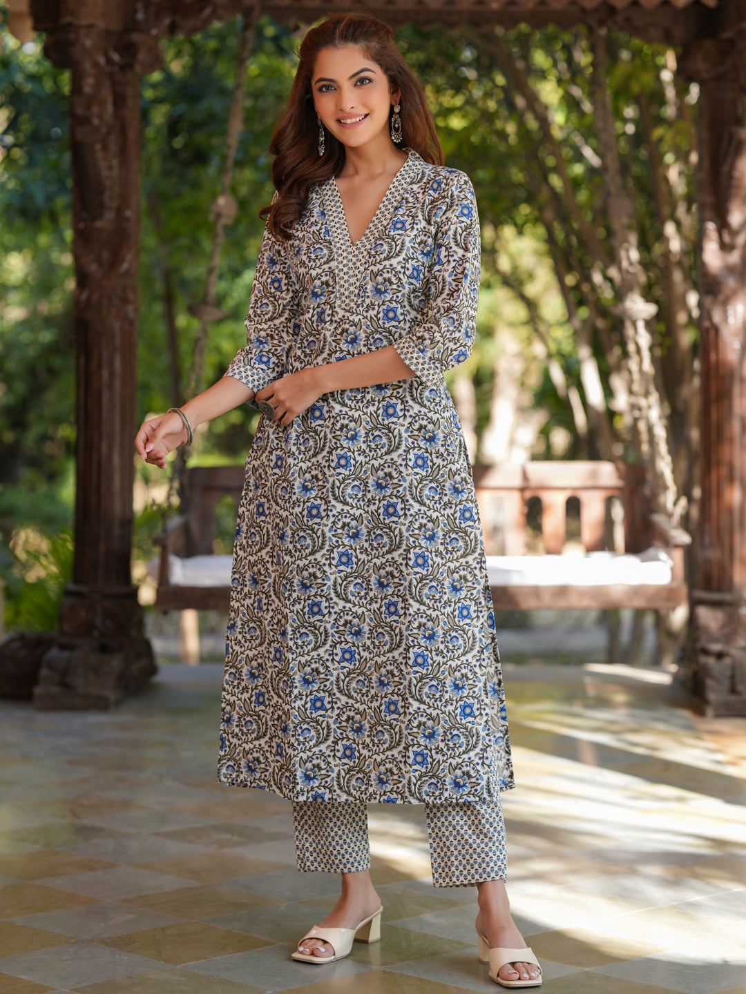 Janasya Light Cotton Floral Straight Kurta Set