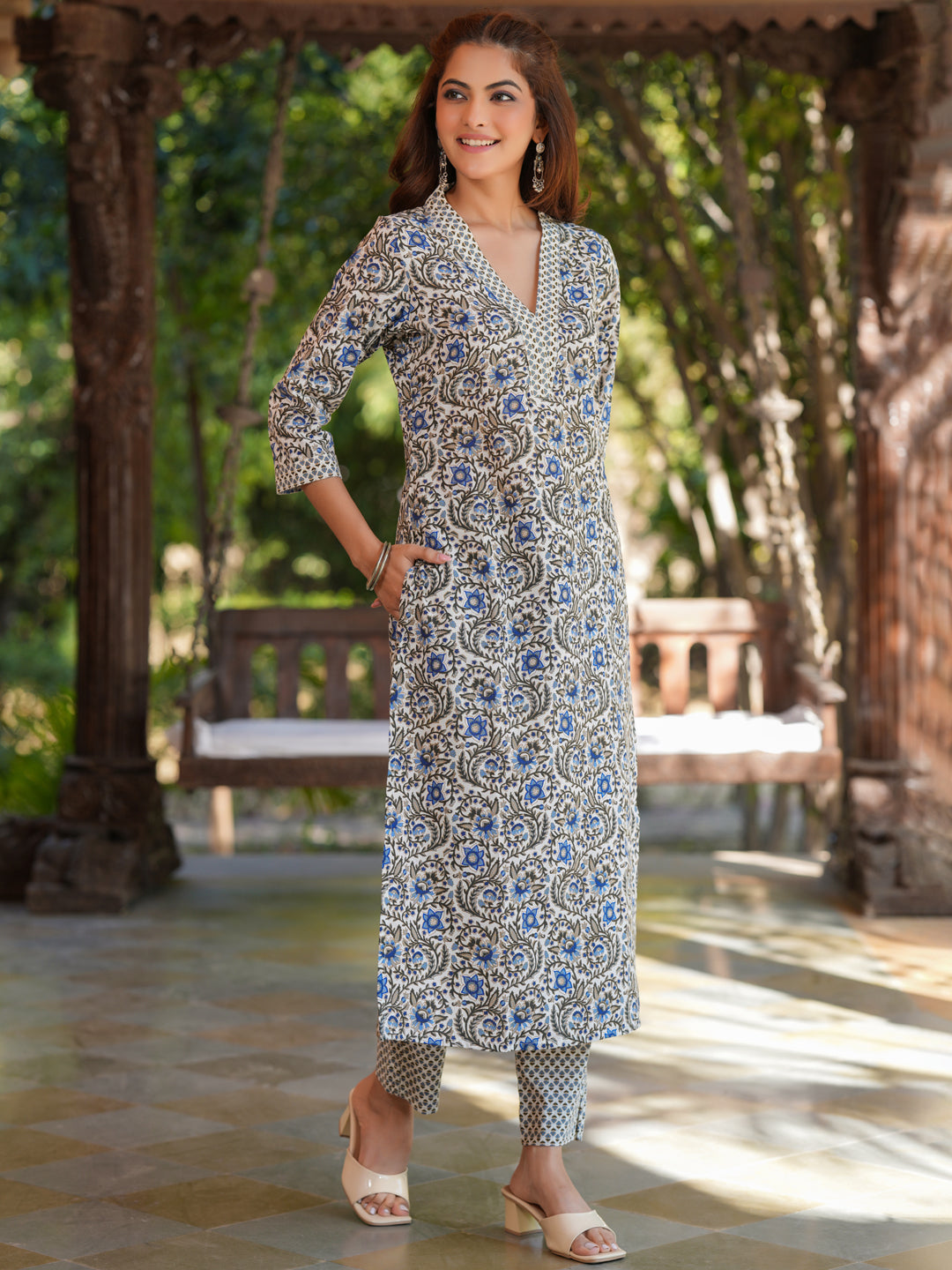 Janasya Light Cotton Floral Straight Kurta Set