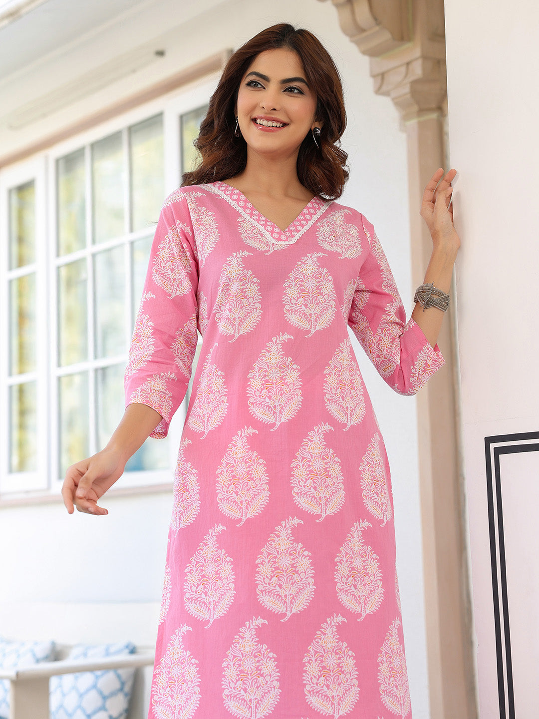 Janasya Light Cotton Ethnic Motifs Straight Kurta Set