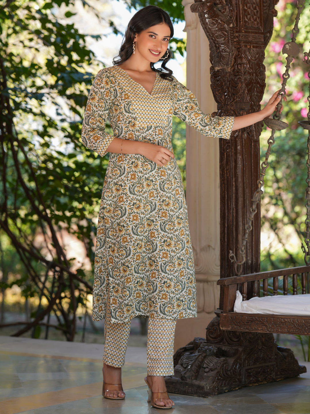 Janasya Light Cotton Floral Straight Kurta Set